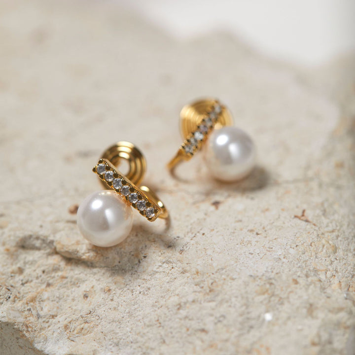 Orecchini di perle intarsiati intaglia per zanzare zircone