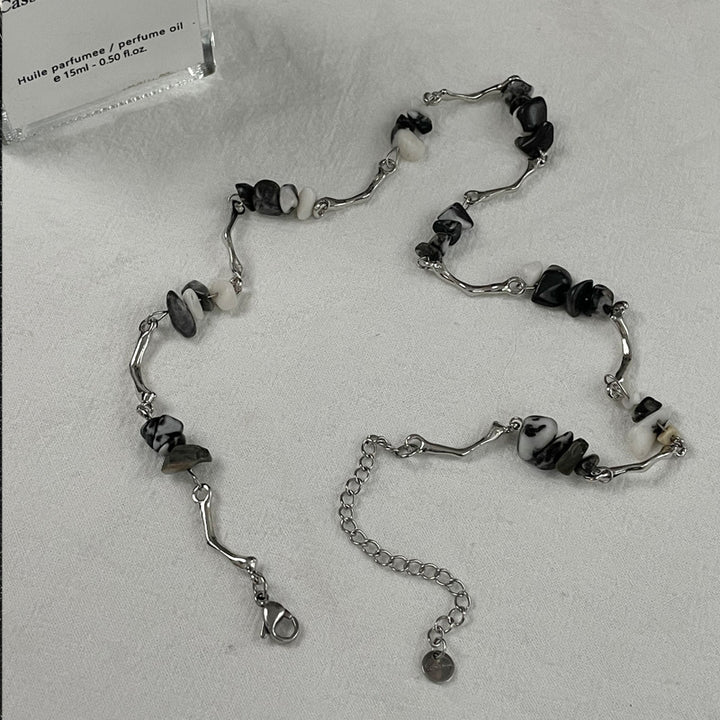 Sweet Cool Personality Black And White Gravel Stitching Necklace