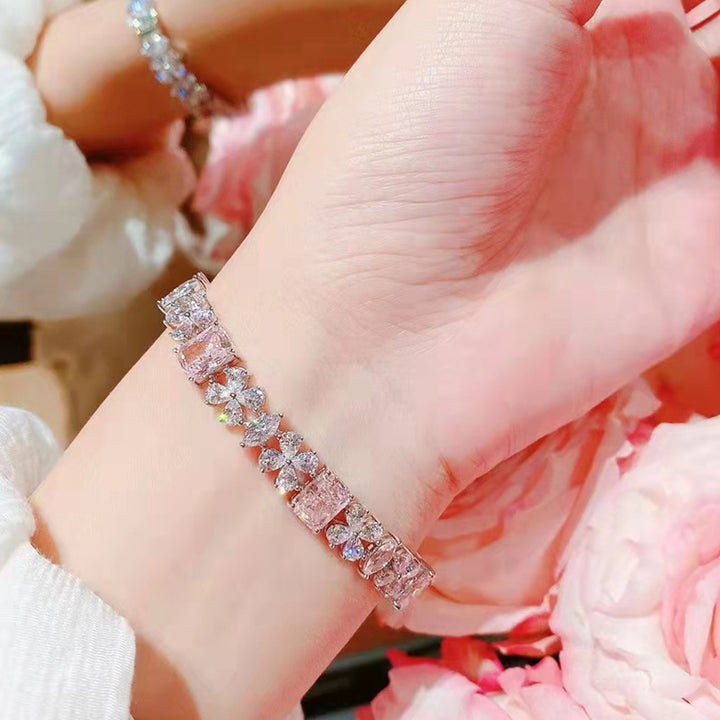 Bracelet de fleur de diamant de couleur sophistiquée 18 carats de 18 carats