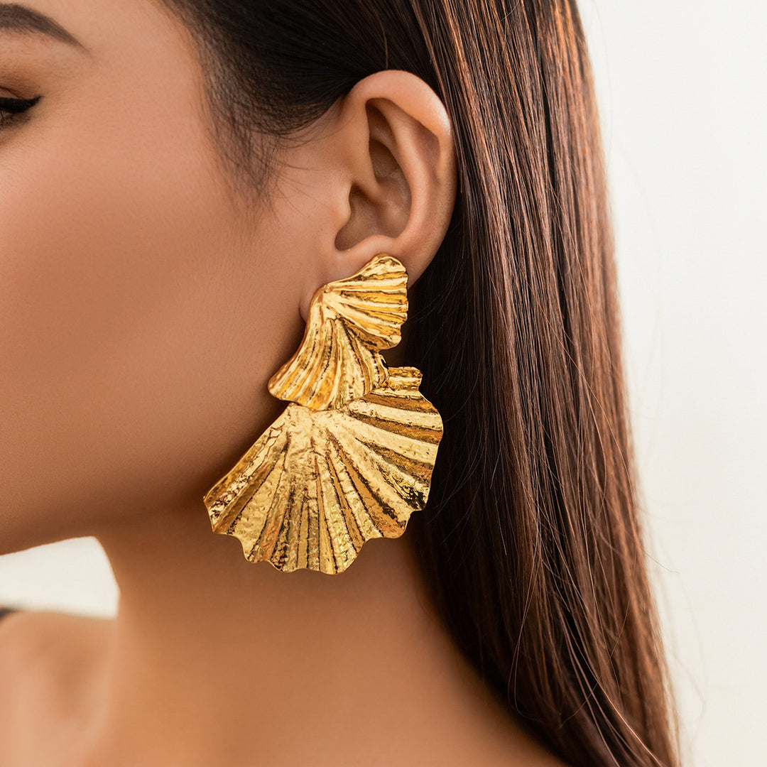 Women's Fashionable Simple Leaf-shaped Earring