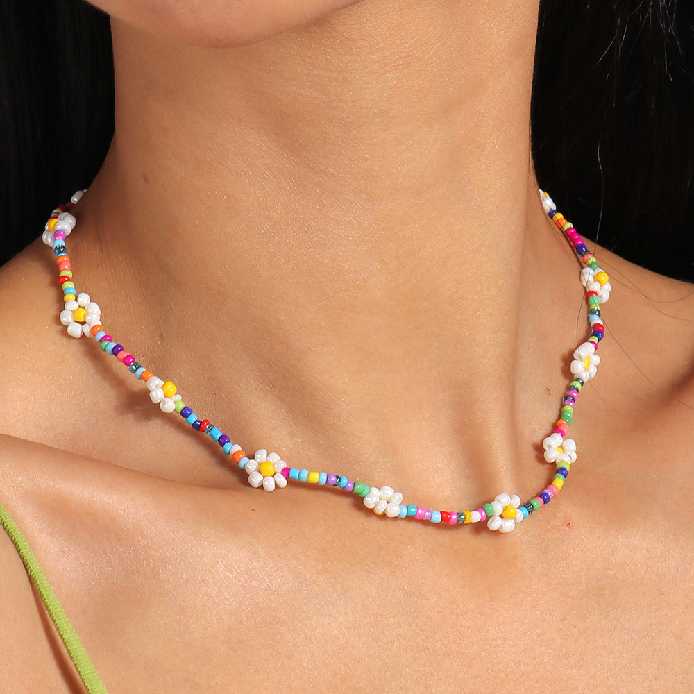 Collana colorata di perline dolci da donna