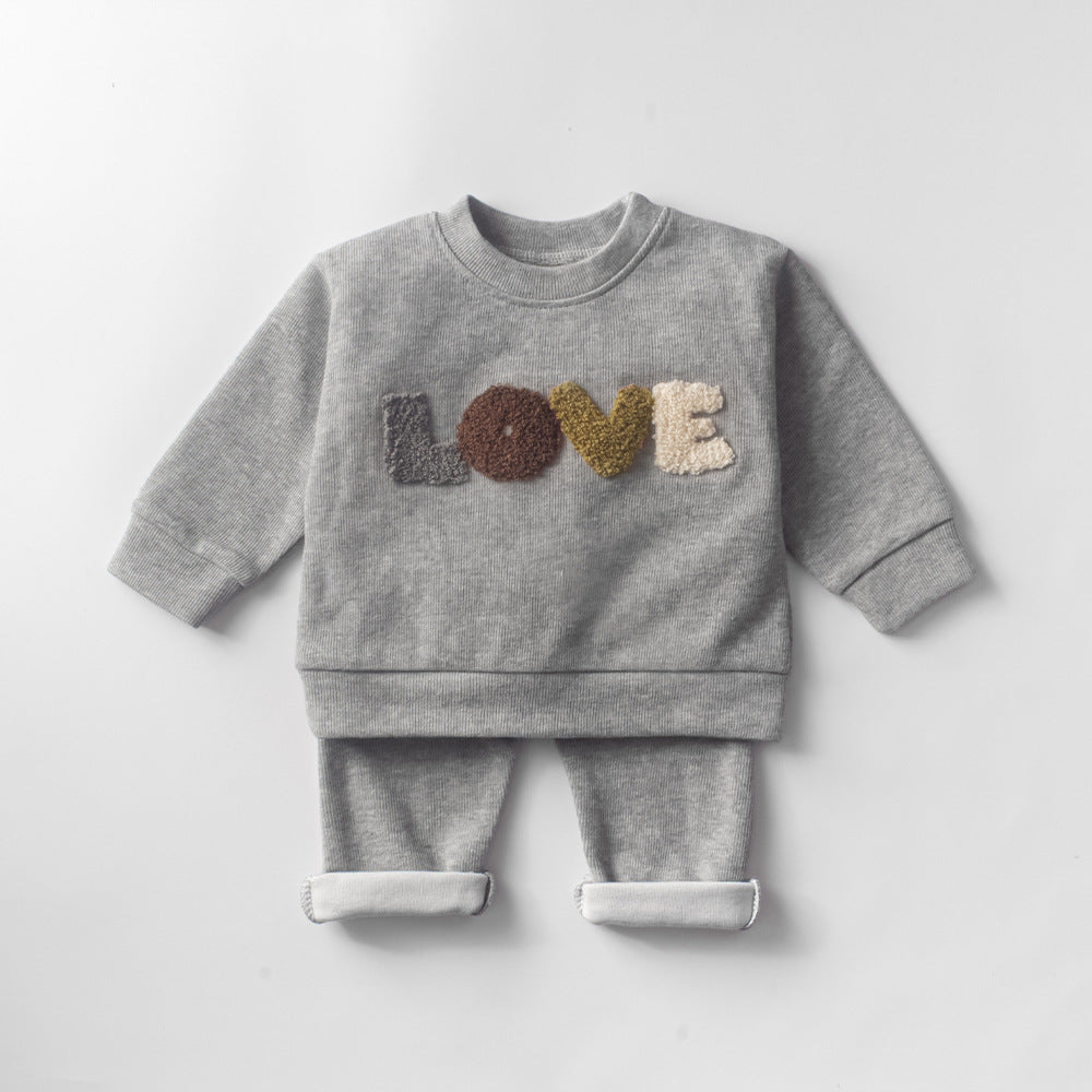 Kinderkleding jongens trui pak beige gekleurd wollen materiaal liefde handdoek borduurwerk baby babykleding twee stukken