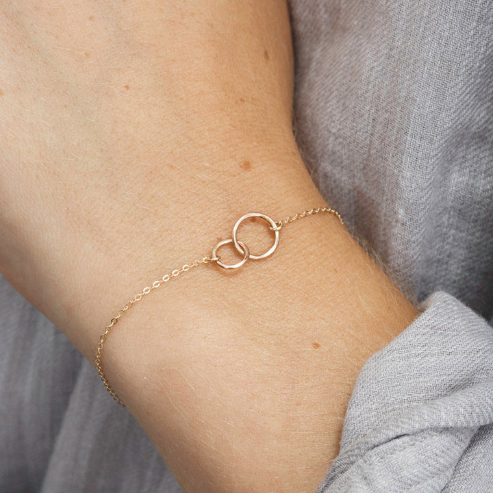 Einfaches Mode -Doppel -Ring -Hammerarmband von Frauen