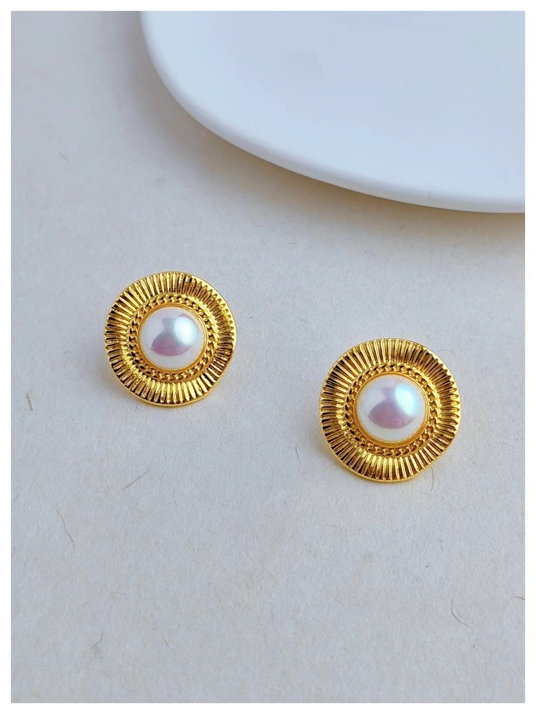 Retro Semicircle Pearl Stud Silver Needle Exaggerated Earrings