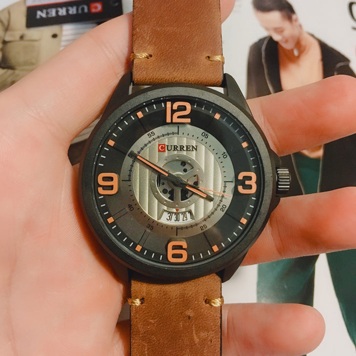 Personalità della moda maschile sfoggia un orologio in quarzo impermeabile casual