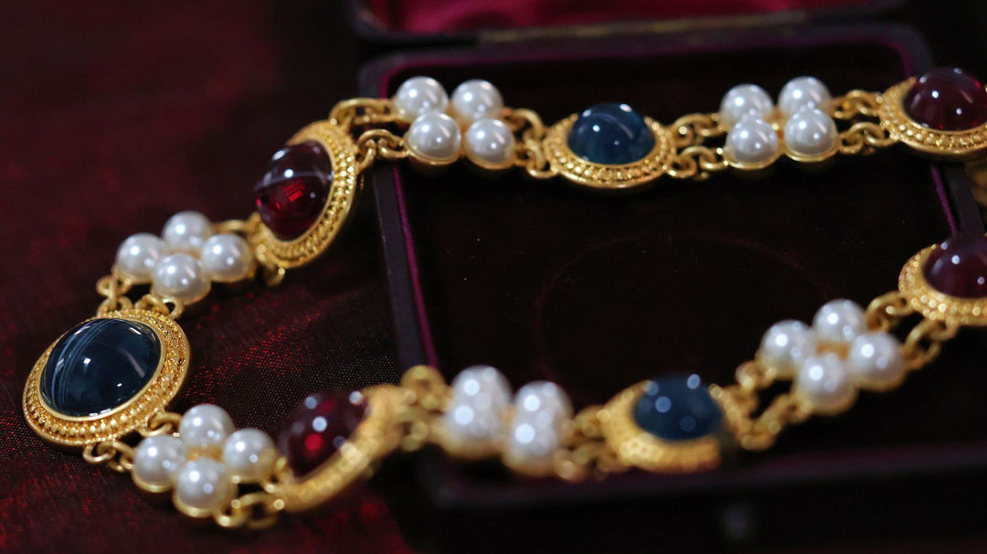 Haze Glass Vintage Necklace Earrings