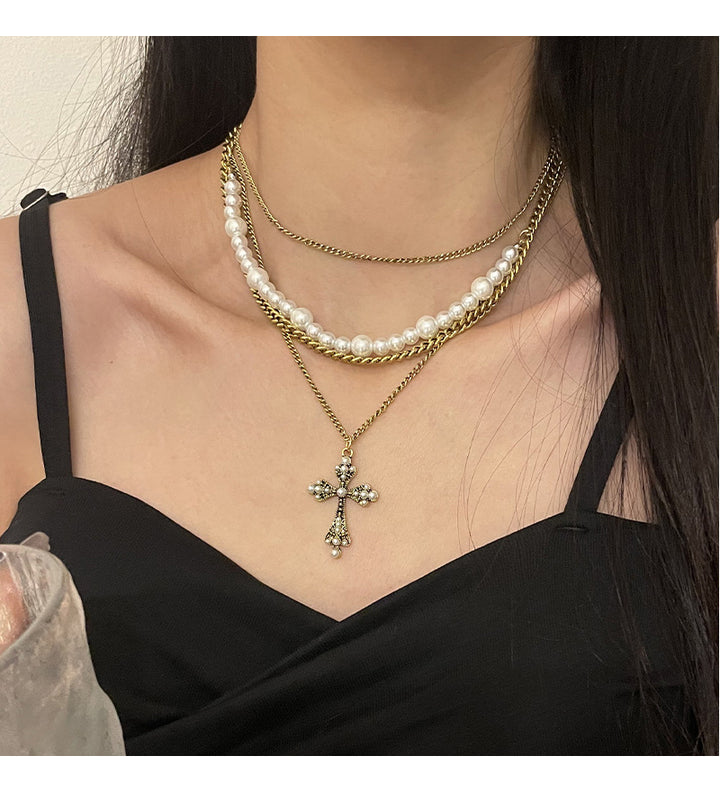 Modepersonlig flerskiktad pärlskors hänge halsband kedja kedja för kvinnor temperament smycken tillbehör gåvor