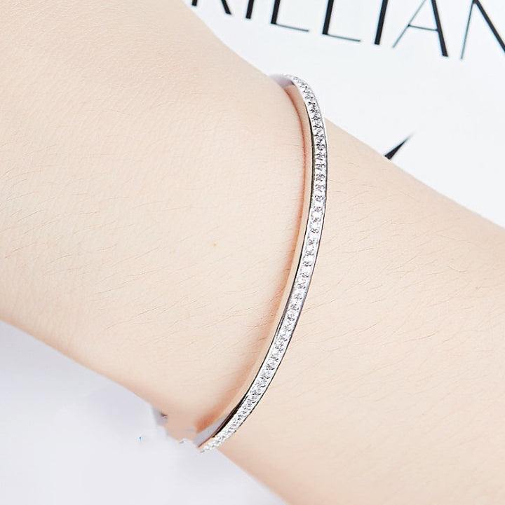 Semi-bracelet Moisanite en or blanc 18 carats pour femmes simples