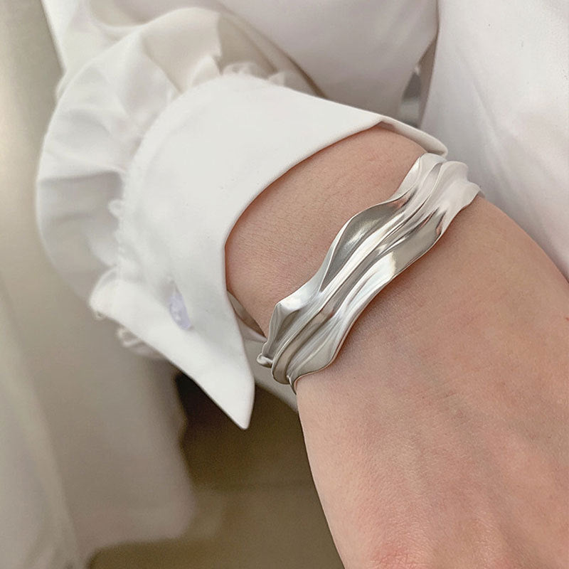 Unregelmäßige Falte Textur Öffnen breiter S925 Sterling Silber Armband Frauen