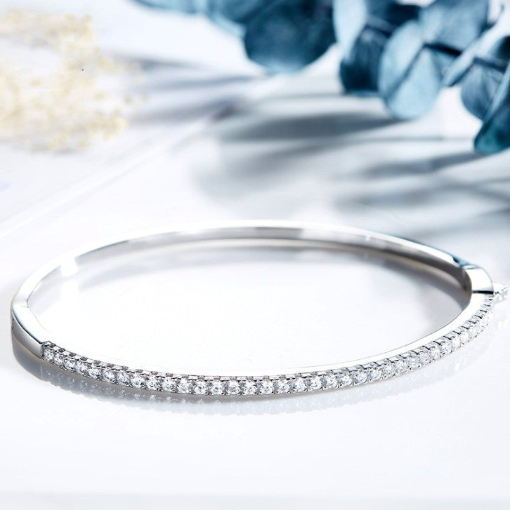 Semi-bracelet Moisanite en or blanc 18 carats pour femmes simples