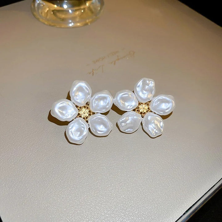Silver Needle Zircon With Diamond Pearl Geometric Ellipse Earrings