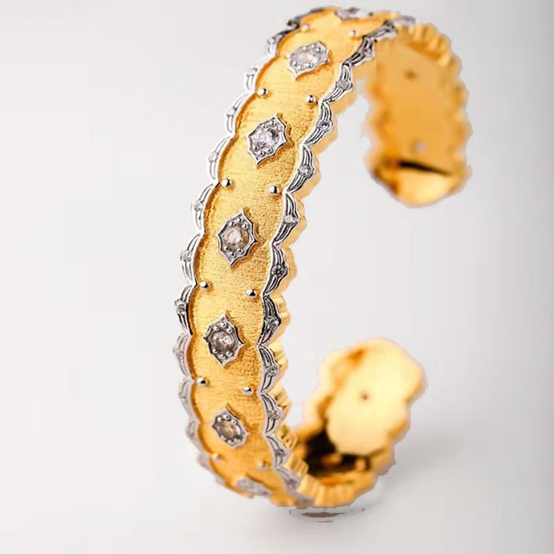 Brazalete de diamante de la cancha de oro plateado