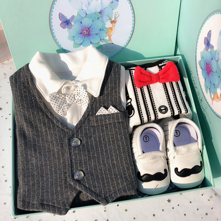 Hediye seti kutulu erkek bebek kıyafetleri hediye paketi 0-Mart