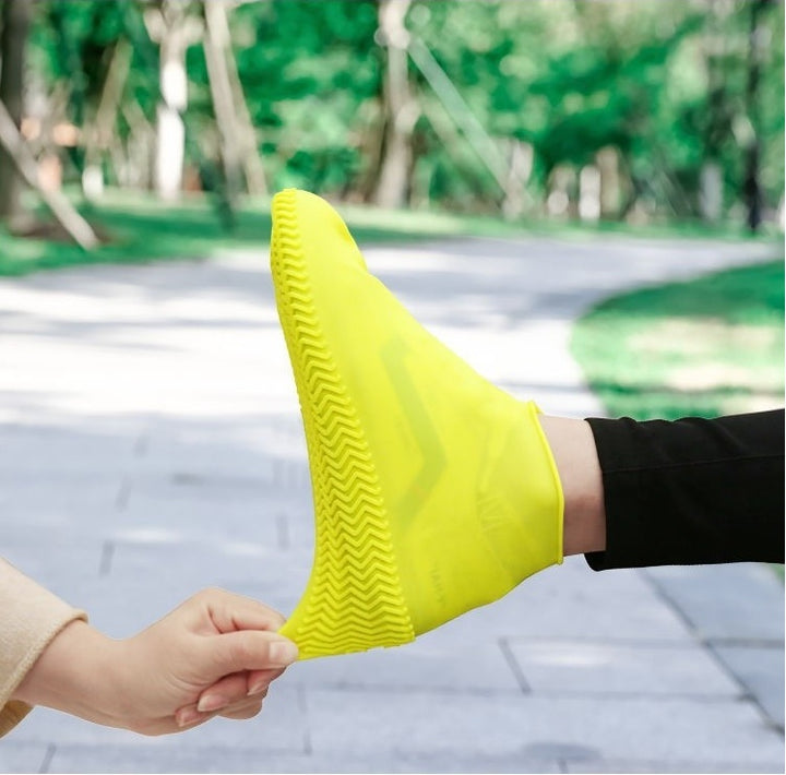 Hommes et femmes randonnées glissantes portables faciles à transporter des bottes de pluie en silicone