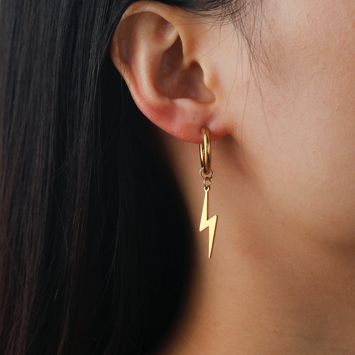 Tempérament des boucles d'oreilles pour femmes en acier inoxydable sauvage