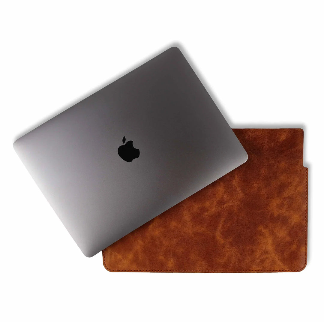 MacBook Pro 14 schlichte Lederhülle