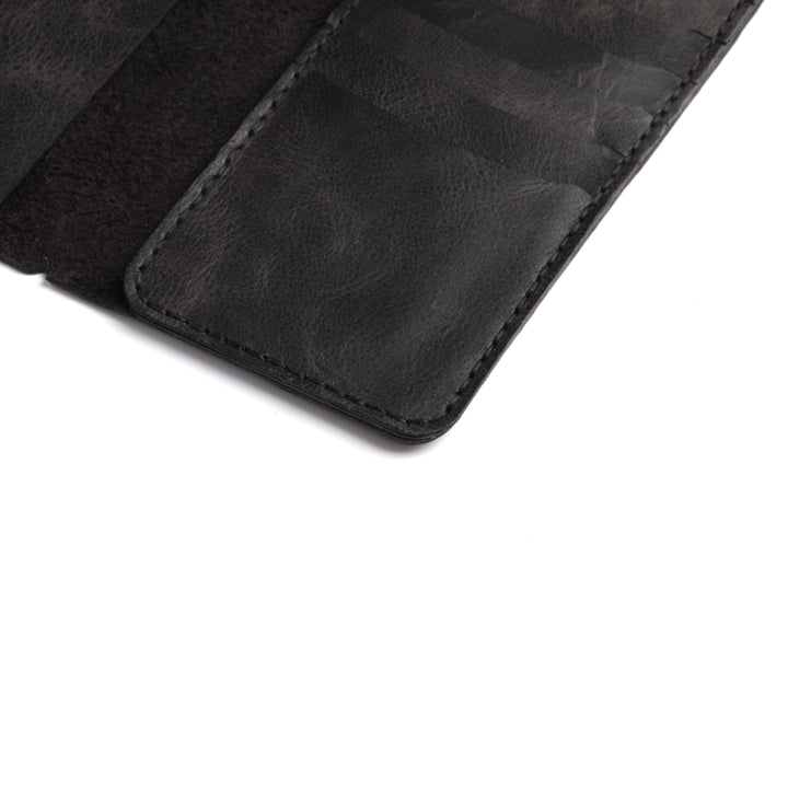Handgefertigte Geldbörse aus schlichtem Leder in Schwarz